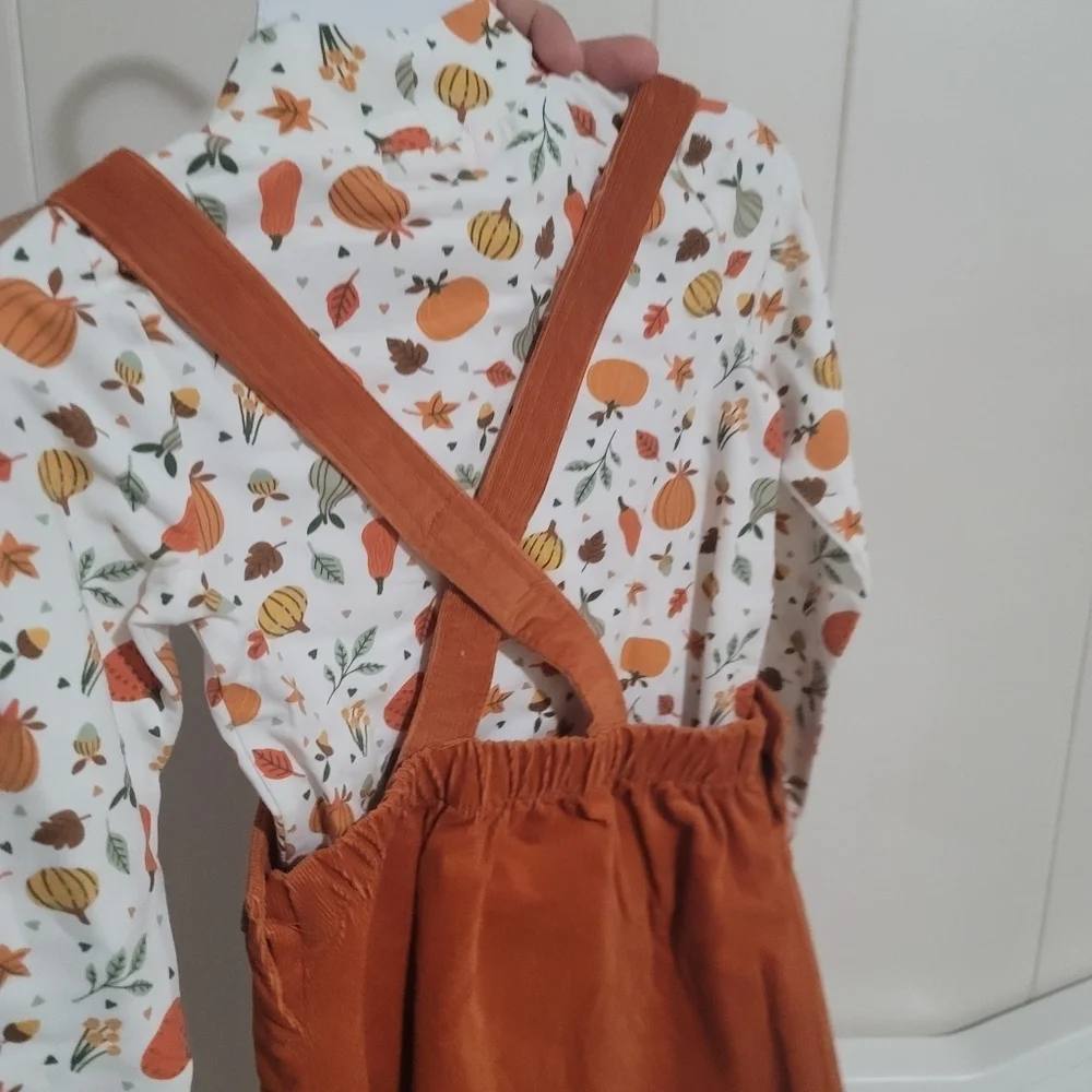 Isaac Mizrahi Pumpkin Print Baby Outfit - Picture 6 of 6
